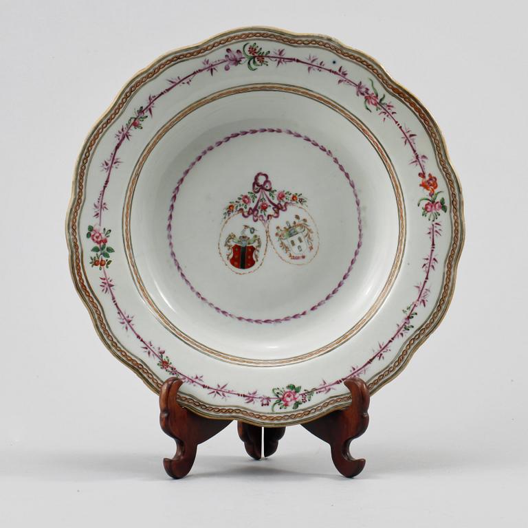 TALLRIK, porslin, Kina, 1700-tal.