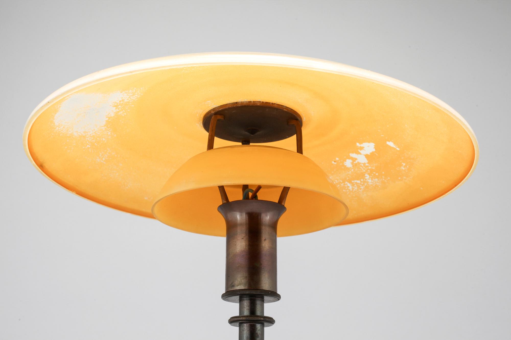 A 1930s PH-3 table lamp, designed by Poul Henningsen.