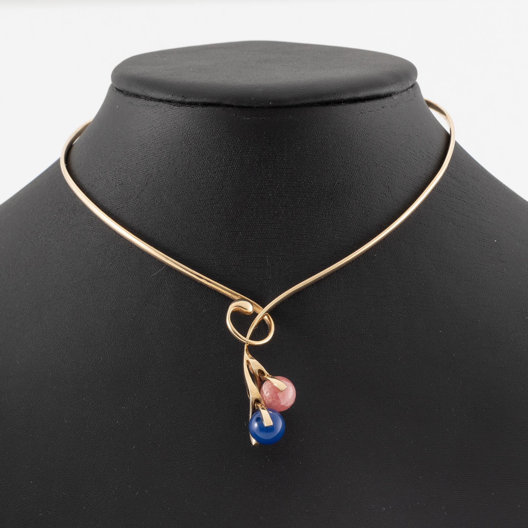 Necklace 14K gold with fourteen loose interchangeable beads.
