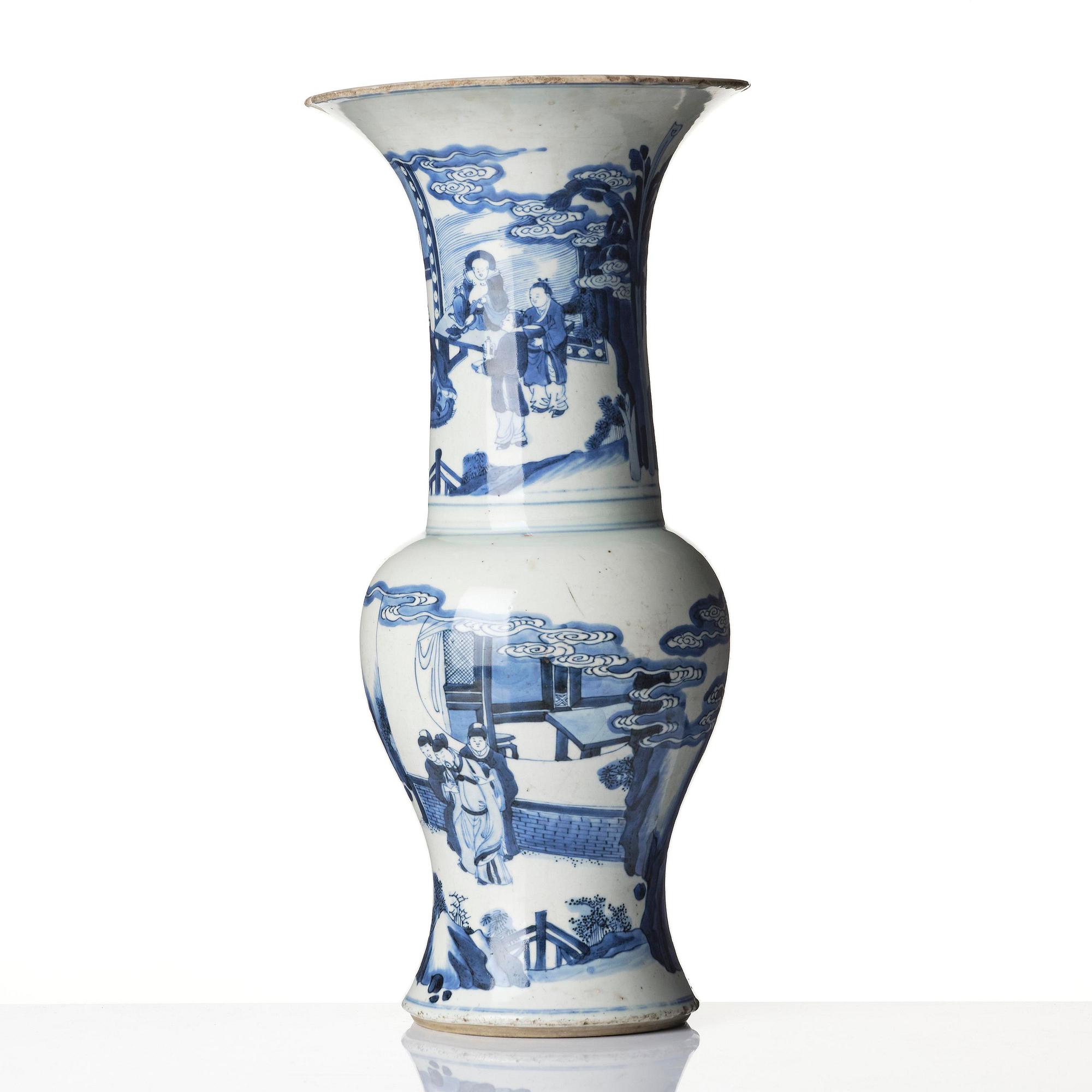 A large blue and white vase, Yenyen, Qing dynasty, Kangxi (1662-1722).