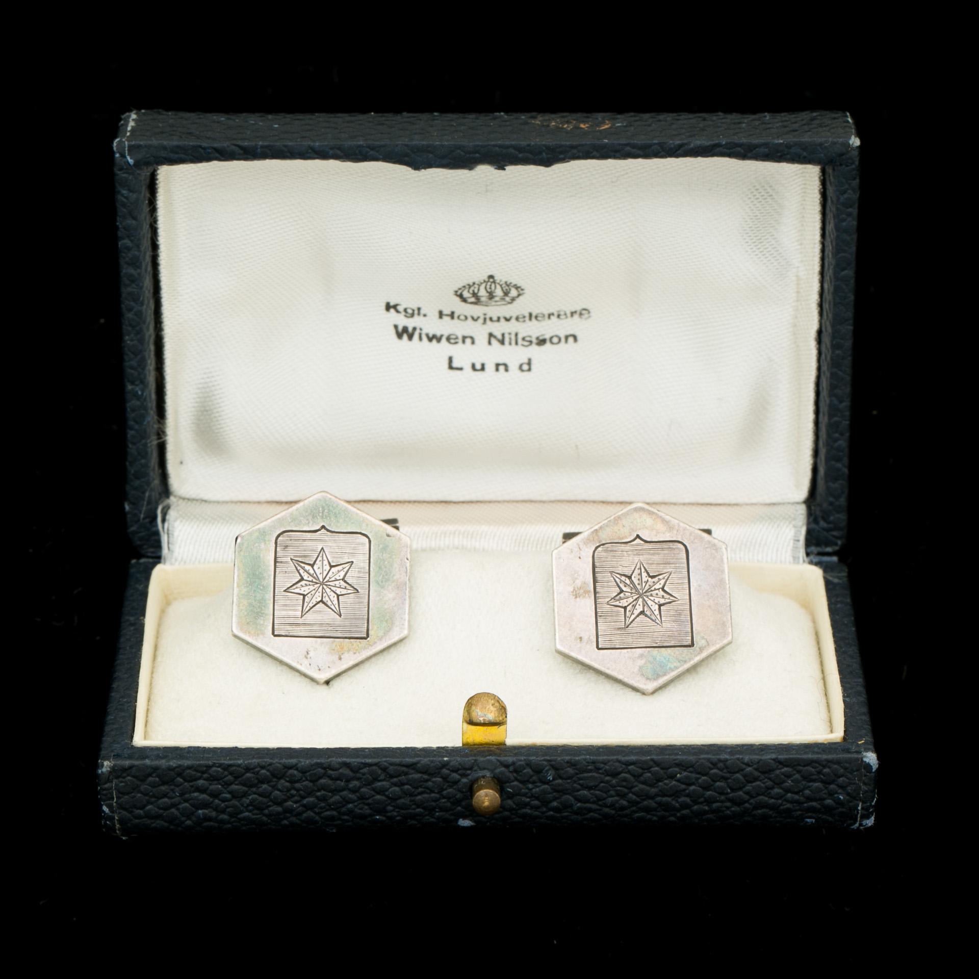 MANSCHETTKNAPPAR, sterlingsilver, Wiwen Nilsson, Lund, 1944. Vikt ca 16 g.