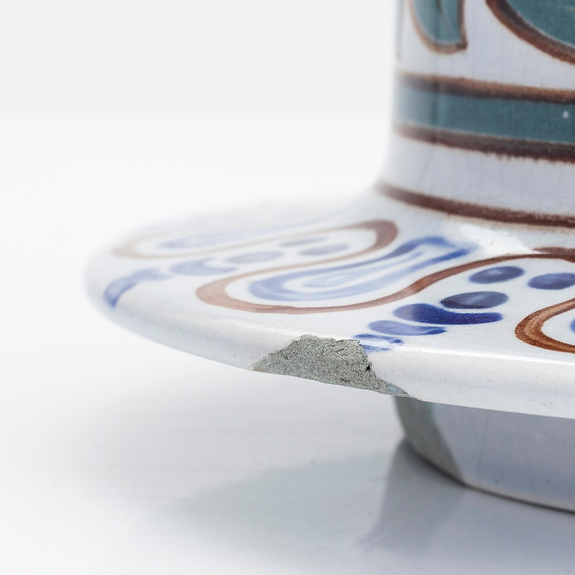 Thure Öberg, A ceramic urn for Arabia, Finland, signed T. Öberg Arabia 1920.