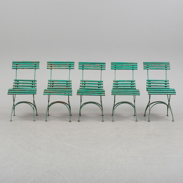 Five collapsible garden chairs, early 20th Century.