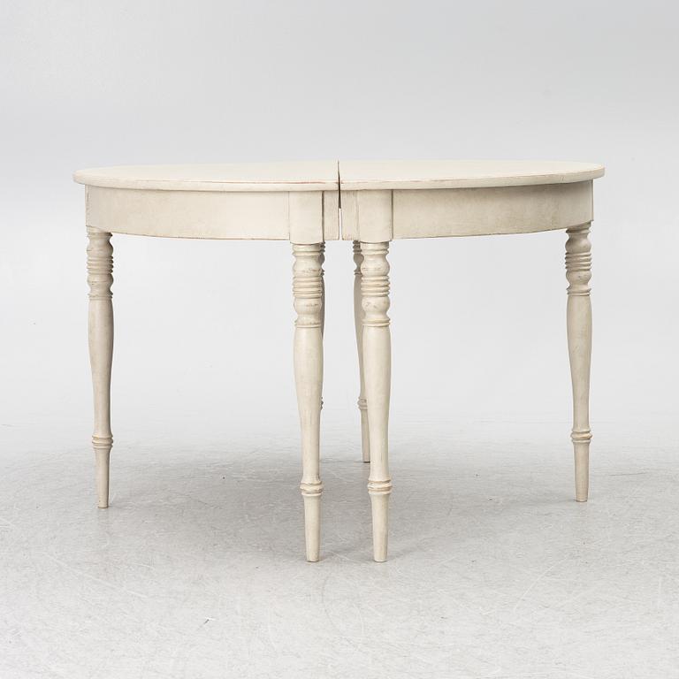 Dining table, 19th century.
