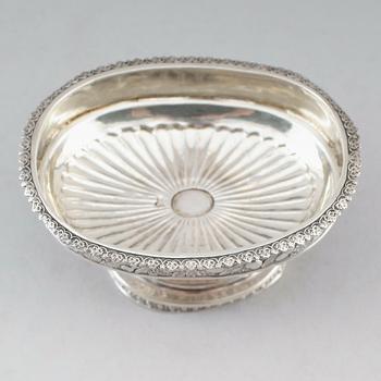 SALTKAR, silver, Ryssland, otydligt stämplad 1839. Vikt ca 62 g.