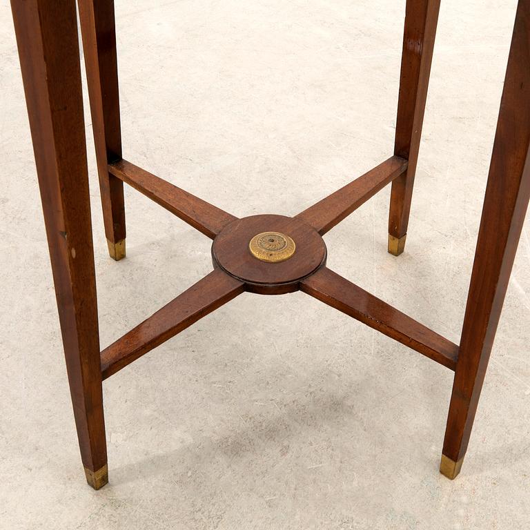 Bord Sengustavianskt 1800-talets början.