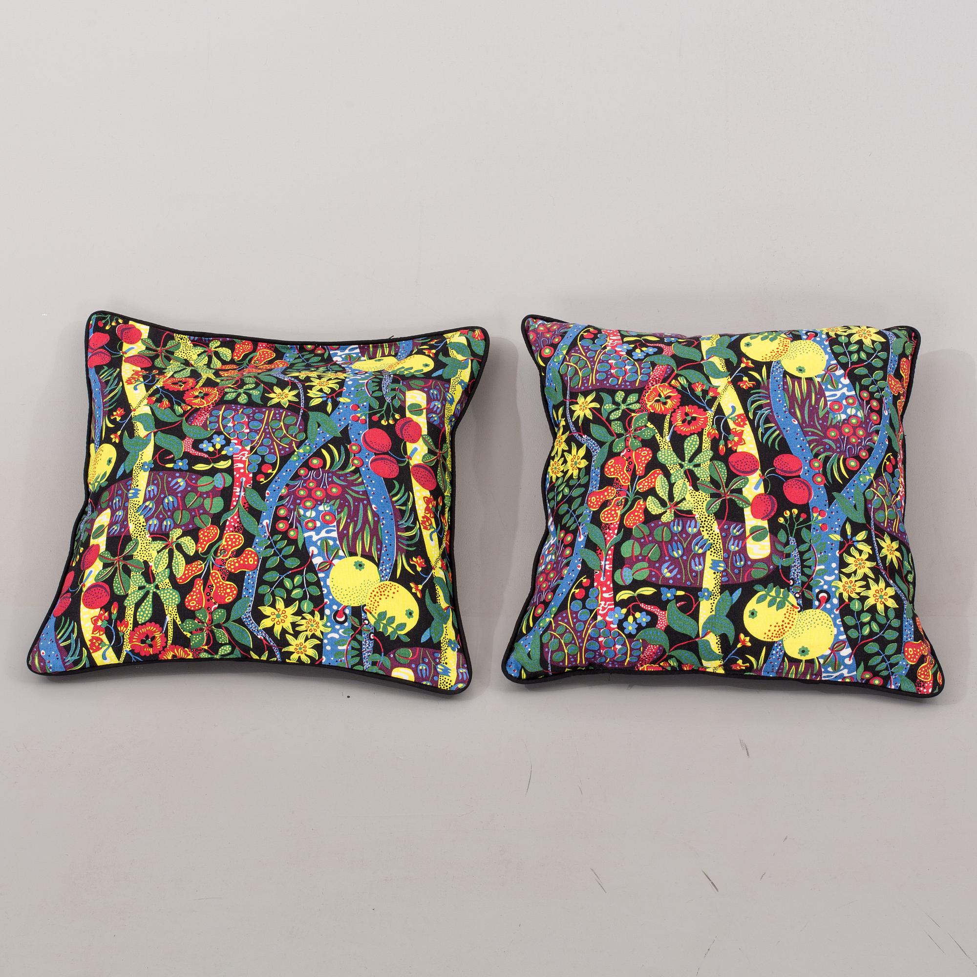 TWO PILLOWS WITH FABRIC BY JOSEF FRANK Firma Svenskt tenn. Bukowskis