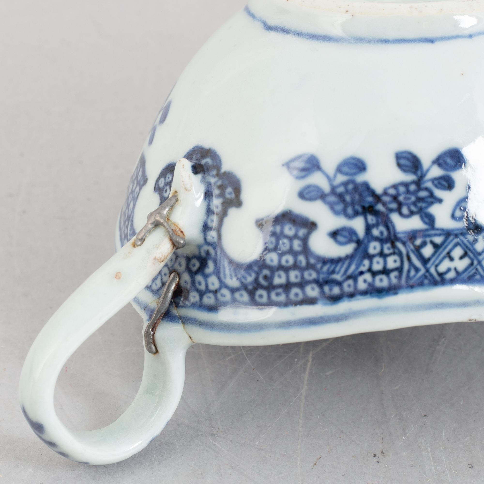 15 pieces of Chinese porcelain, the Qing dynasty, 18th-19th century.