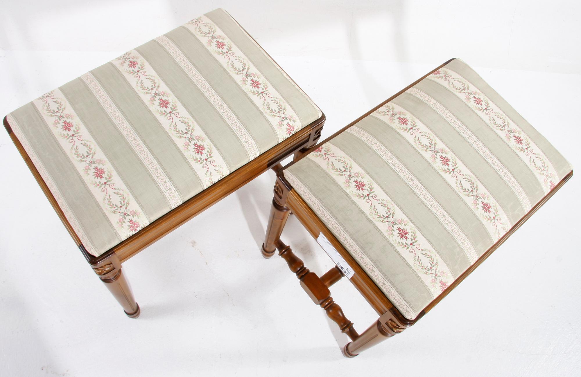 TABURETTER, ett par, gustaviansk stil, 1900-tal.
