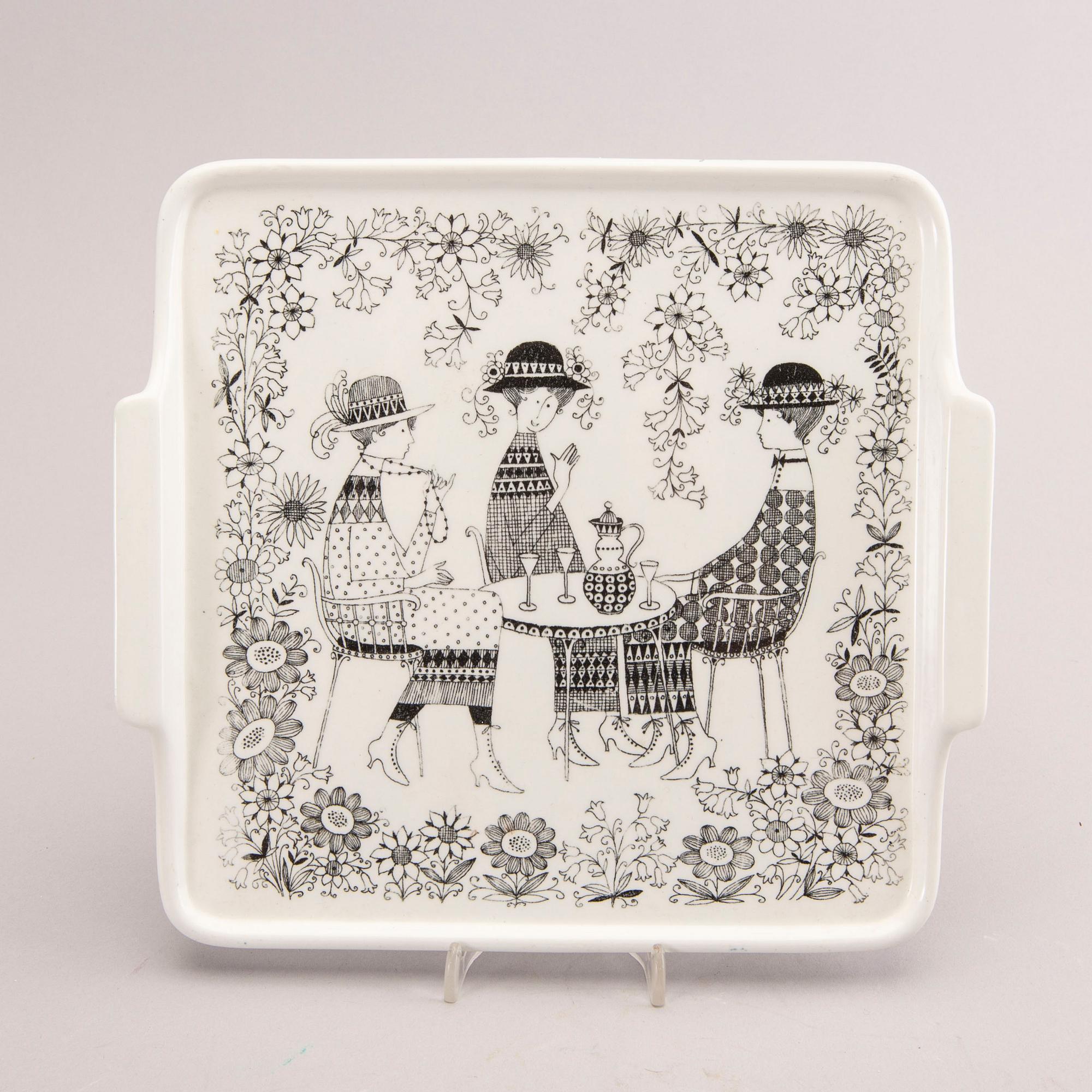 Kaj Frank & Raija Uosikkinen,  eour pcs of Emilia porcelain service from Arabia around 1960.