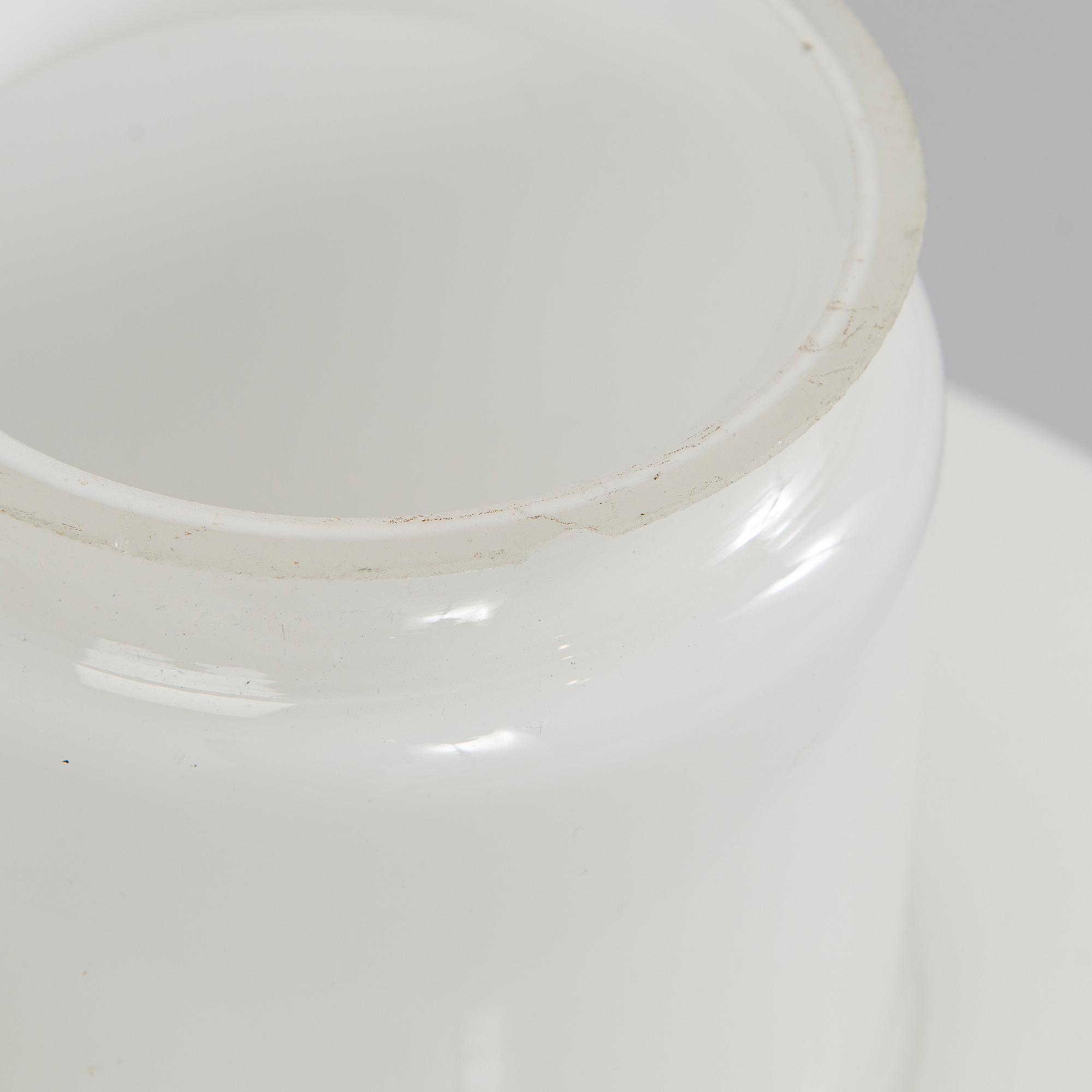 Paavo Tynell, a 1930s '2083' glass shade for Taito.