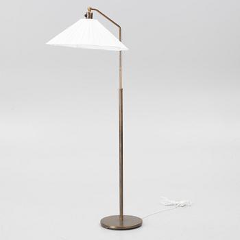 Harald Notini, a floor lamp model 15230, Arvid Böhlmarks Lampfabrik, Stockholm, 1940s.