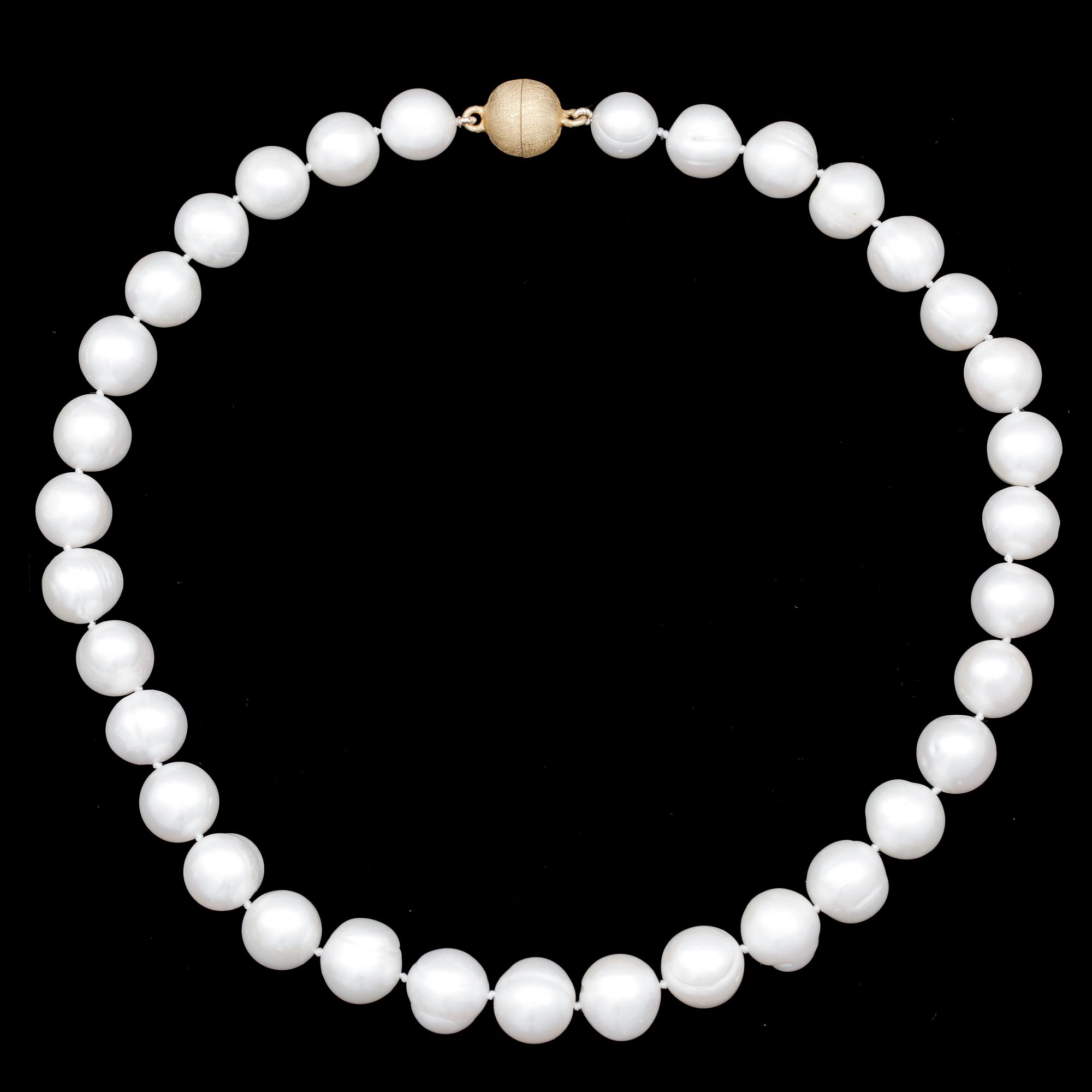 COLLIER, sötvattenpärlor.