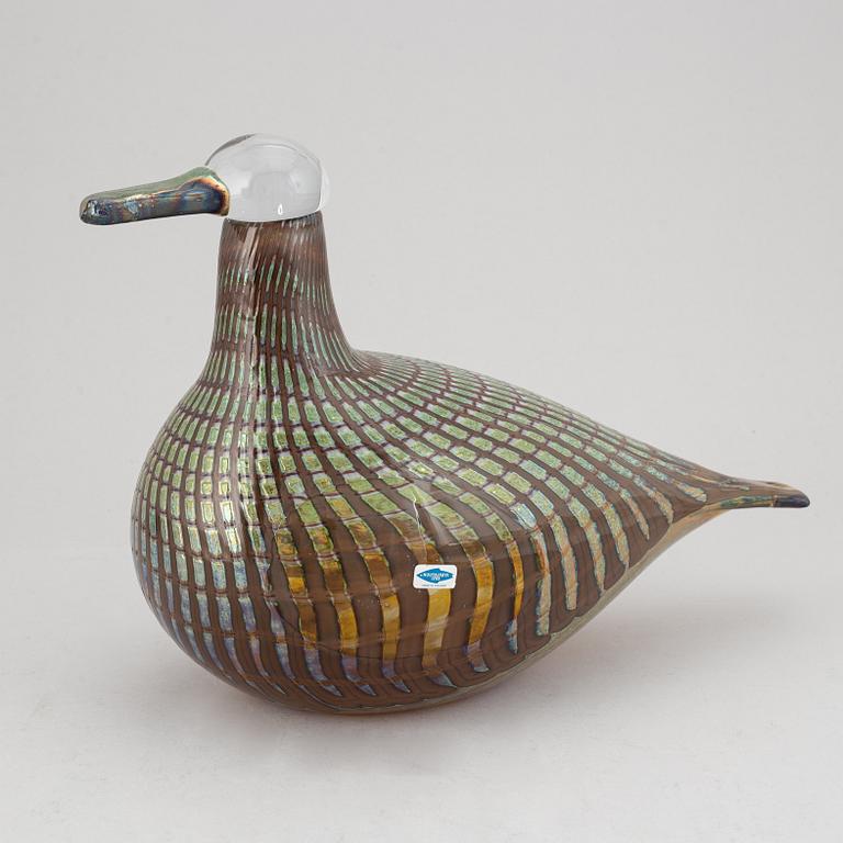 Oiva Toikka, iridecent glass sculpture, "Villihanhi", signed and numbered 594/1000 Nuutajärvi Finland.