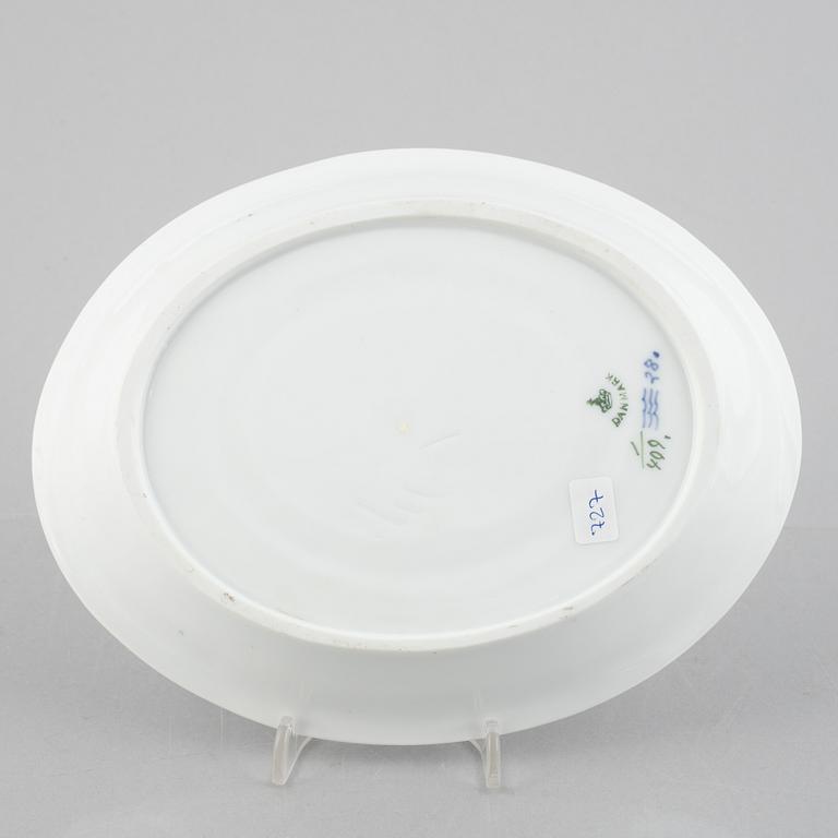 A 'Blue Fluted Plain' /'Musselmalet' sauce boat with stand, Royal Copenhagen, model 406 and 409, 1963 and 1893-1900.