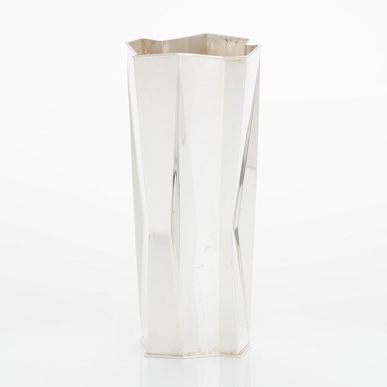 Tapio Wirkkala, a sterling silver vase 'TW6-4', Kultakeskus, Hämeenlinna 1971.