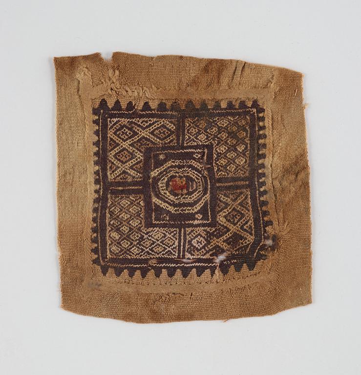 COPTIC TEXTILES, 2 pieces, tapestry weave and "fliegende Nadel", ca 20 x 21 and 15,5 x 14,5 cm, Egypt.
