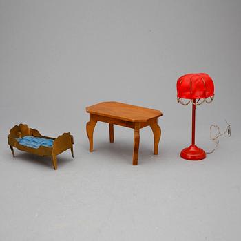 DOCKSKÅP med TILLBEHÖR, 1900-talets första hälft.