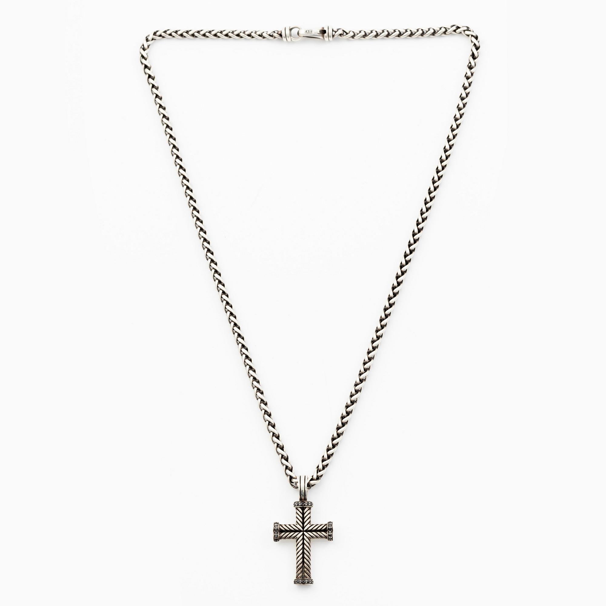 David Yurman, necklace in the form of a cross, silver with black diamonds.