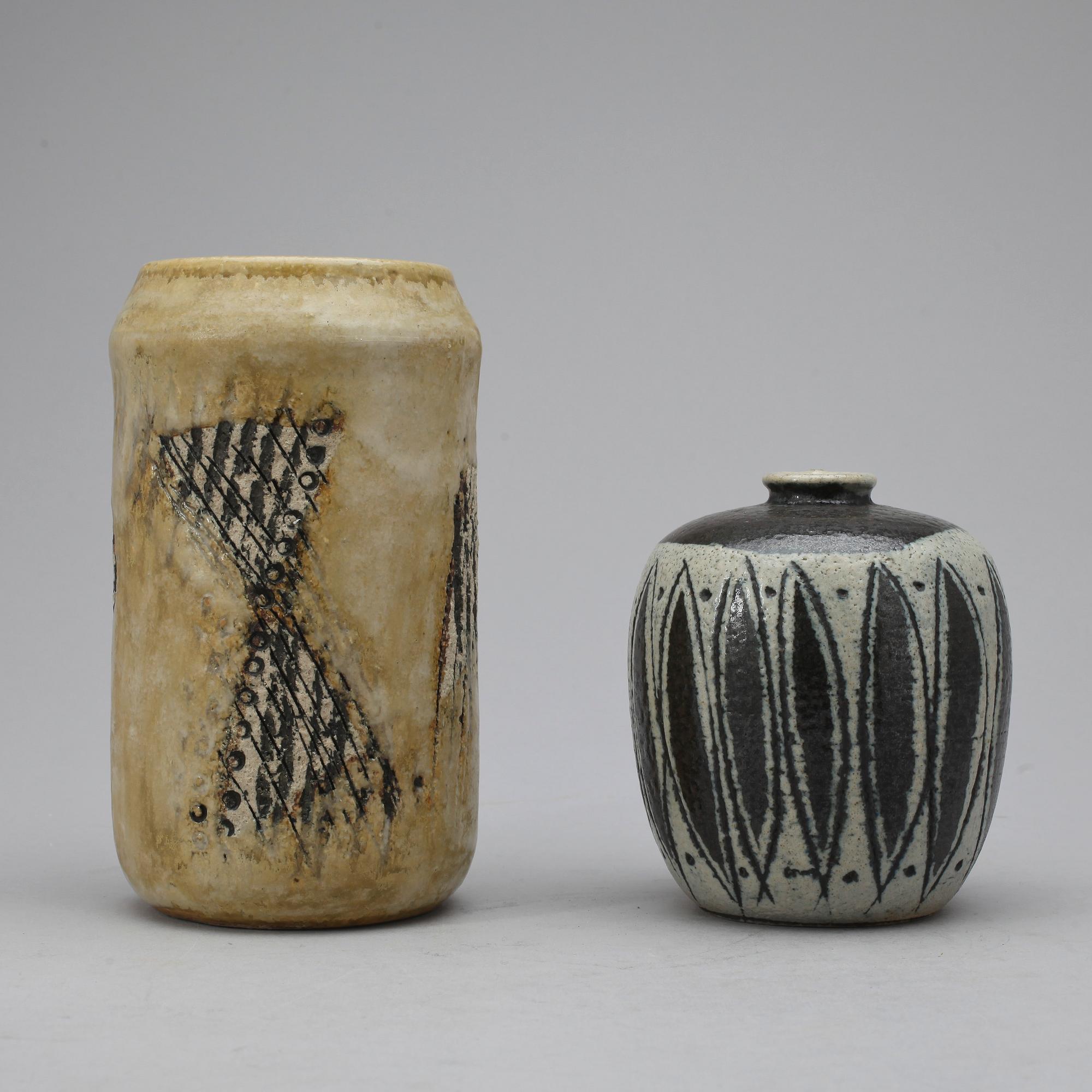 VASER, 2 st, keramik, Lisa Larson respektive Anders Bruno Liljefors, Gustavsberg.