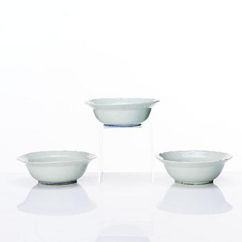 A set of three blue and white dessert dishes, Ming dynasty (1368-1644).