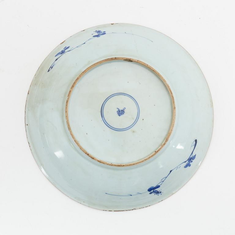 Skålfat, porslin, Qingdynastin, Kangxi (1662-1722).