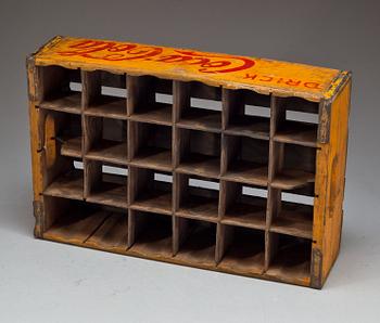 DRICKABACK, trä, Coca-Cola, omkring 1900-talets mitt.