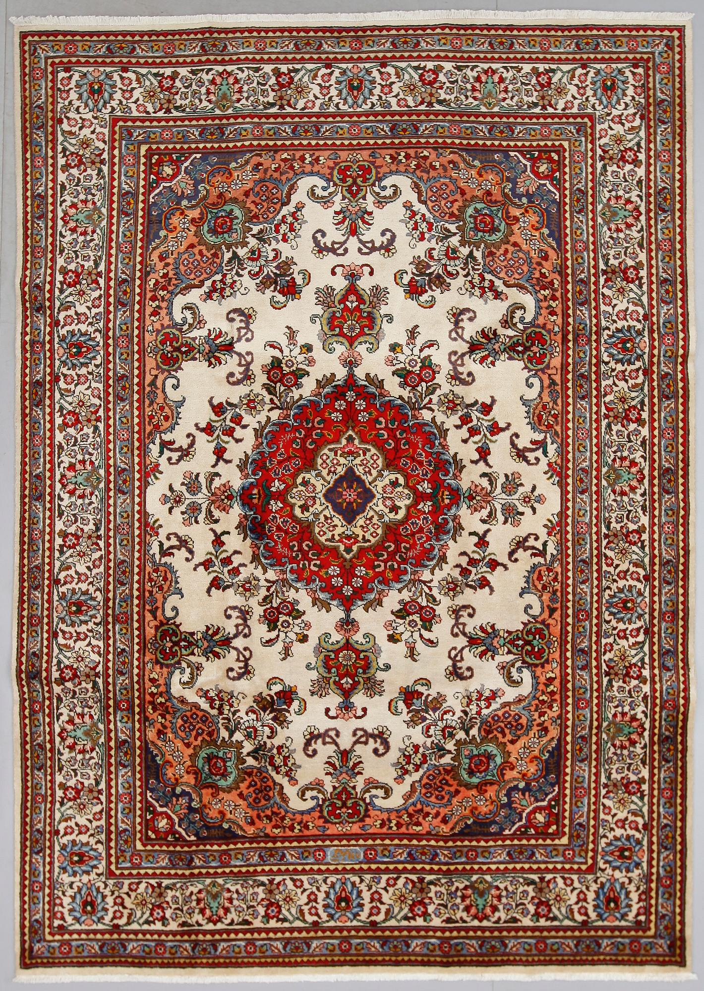 MATTA, Täbriz, ca 314 x 218 cm.