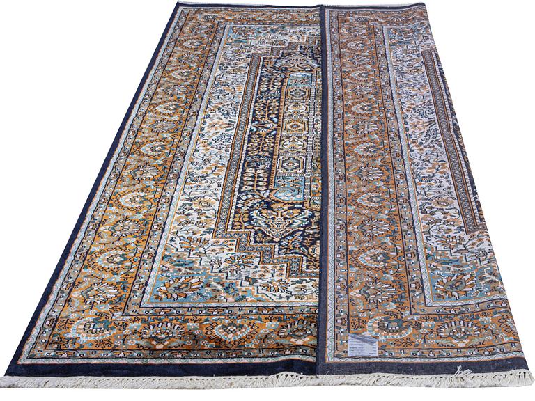 A carpet, Oriental Silk, ca 271 x 180 cm.