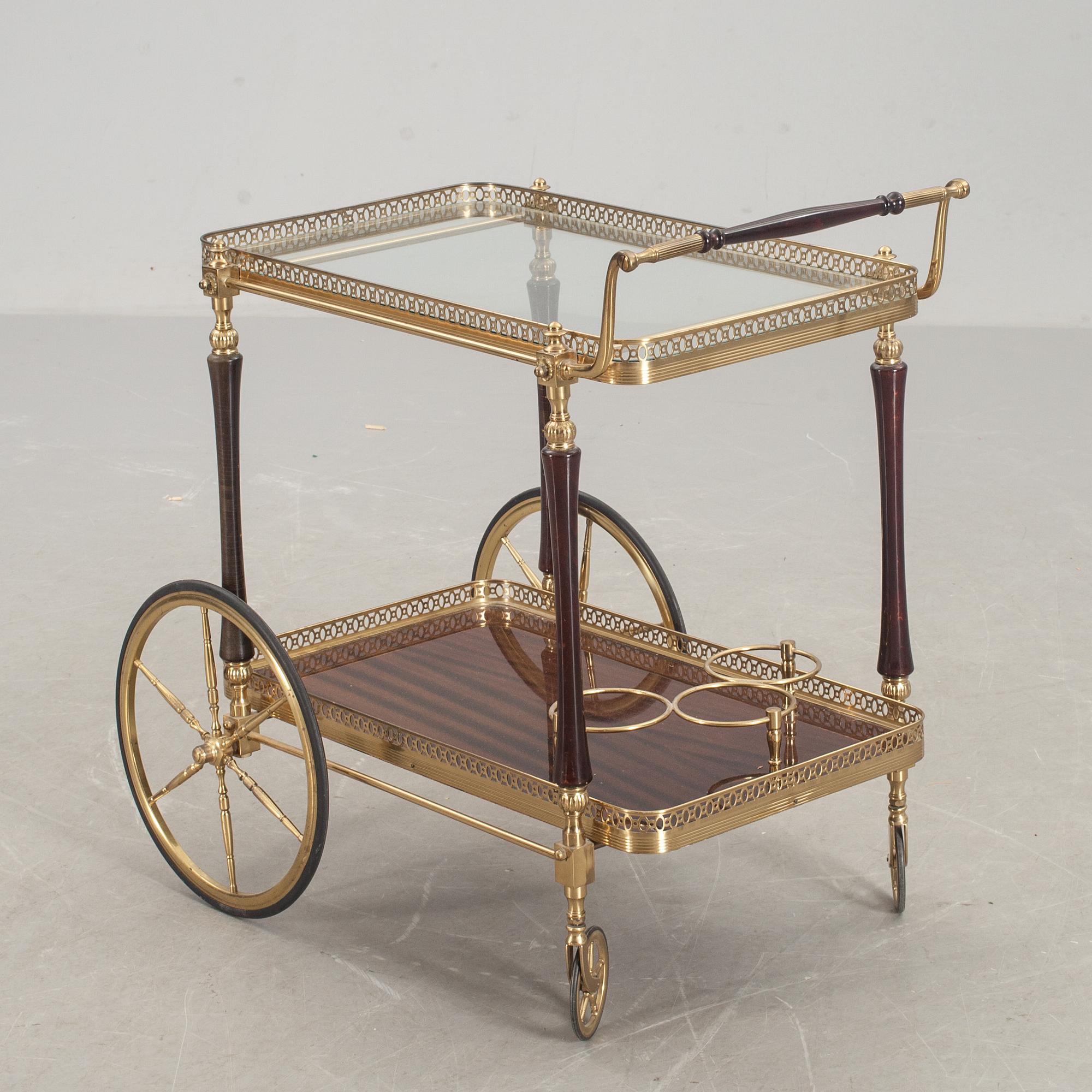 SERVERINGSVAGN, 1900-talets andra hälft.