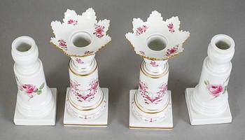 LJUSSTAKAR, två par varav ett par med ljusmanschetter. Meissen, 1900-tal.