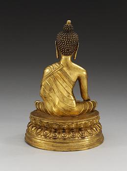 BUDDHAFIGUR, förgylld brons, Qing dynastin, sinotibetansk, 1800-tal.