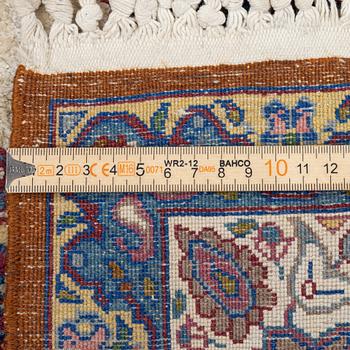 Carpet, Tabriz. 190 x 125 cm.