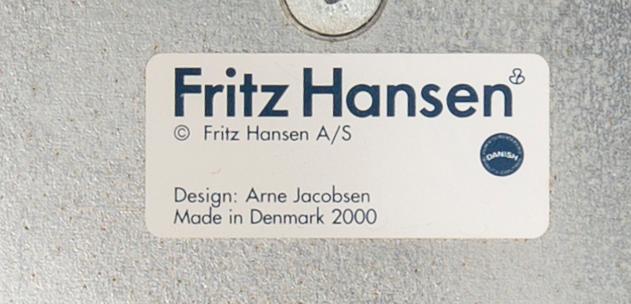 Arne Jacobsen, armchair, "Svanen", Fritz Hansen, Denmark, 2000.