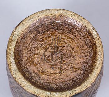 FIGURIN samt VAS, stengods, Lisa Larson, Gustavsberg. 1900-talets mitt.