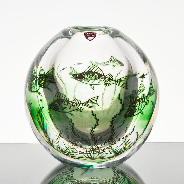 VAS, glas, fiskgraal, Edward Hald, Orrefors, signerad och numrerad. 1900-talets andra hälft.