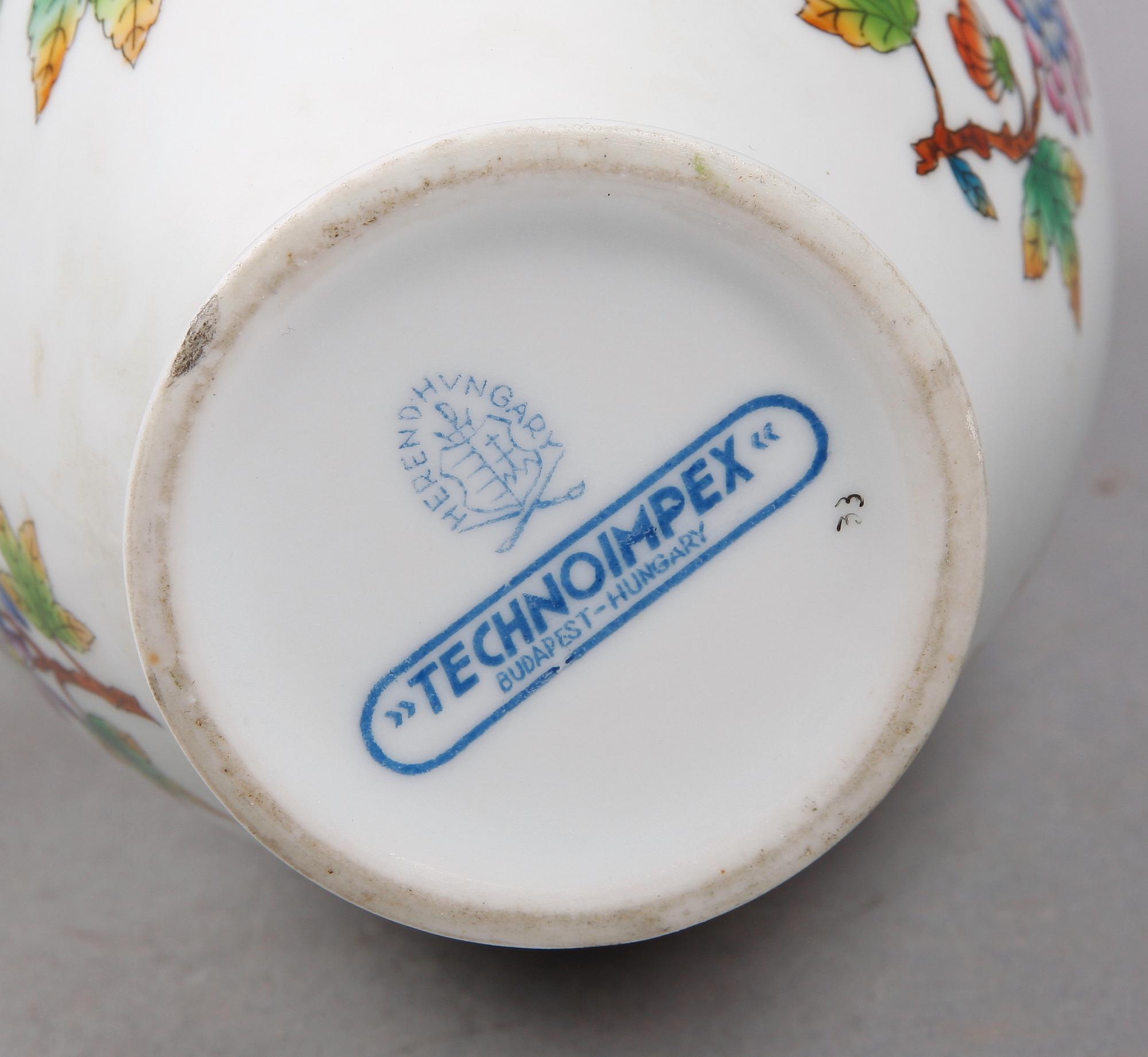 BORDSARMATUR, porslin, Herend, Ungern.