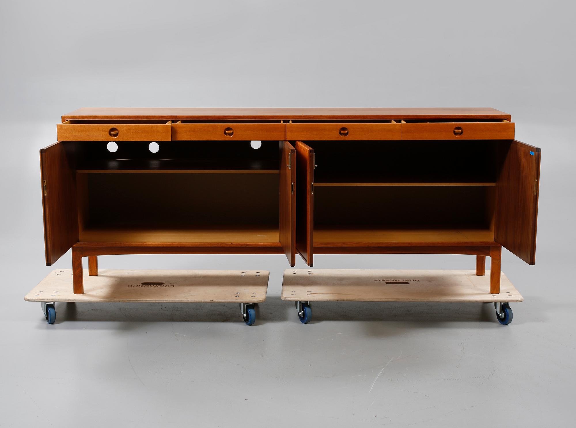 SIDEBOARD, Skaraborgs Möbelindustri, omkring 1900-talets mitt.