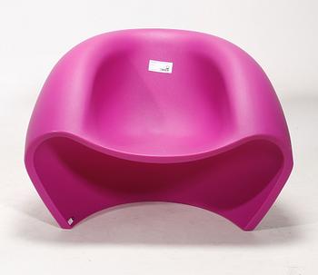 FÅTÖLJ, plast. "Lovely" design Marco Maran.