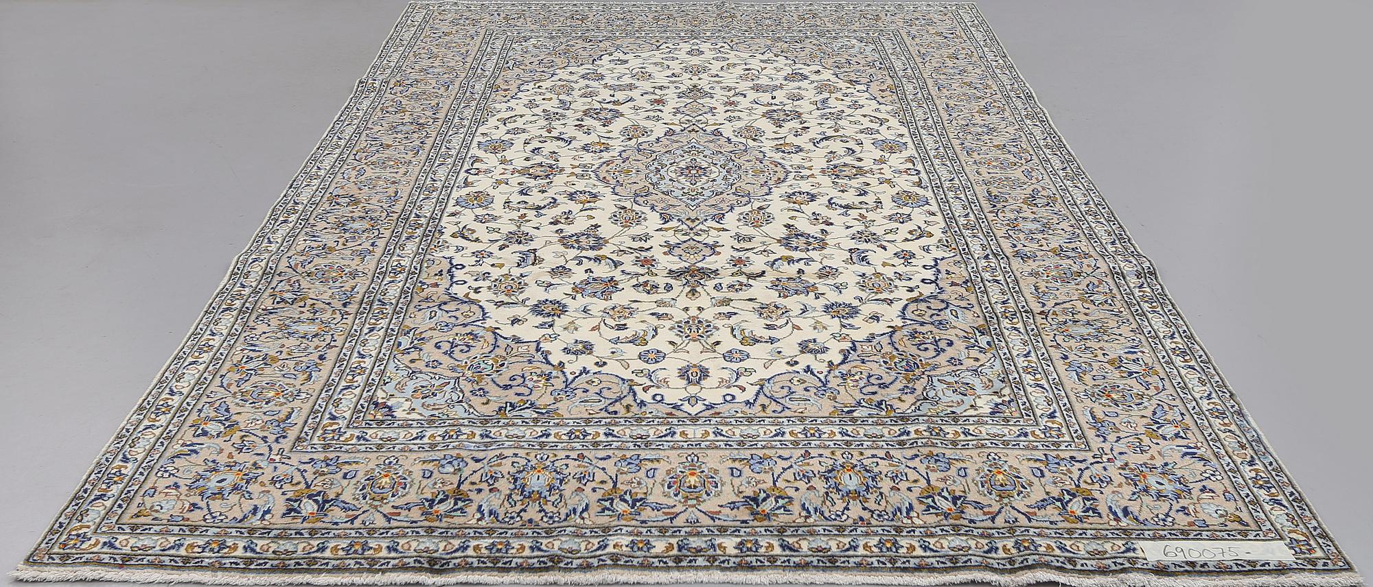 MATTA, Keshan, ca 319 x 208 cm.
