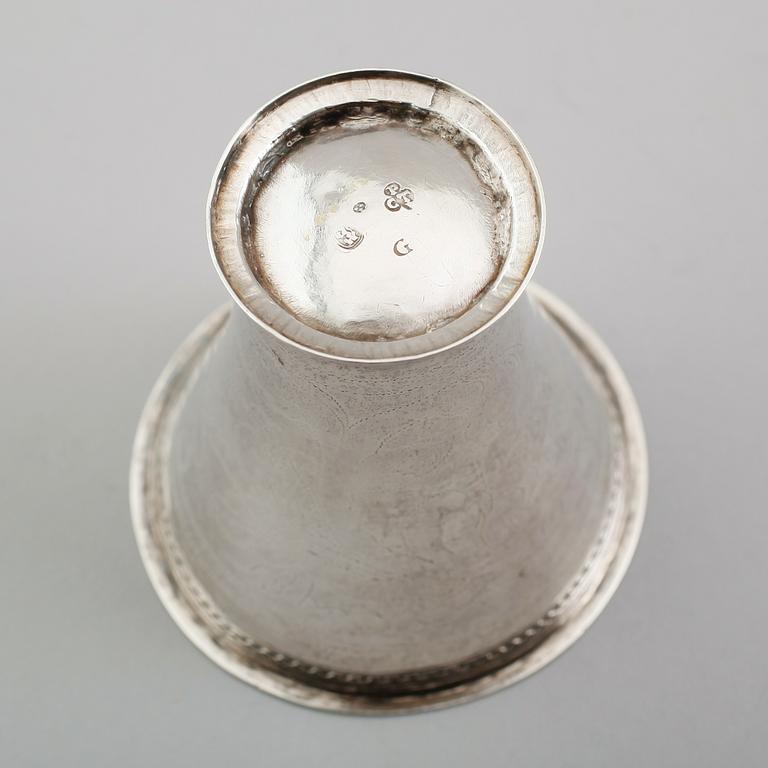 BÄGARE, silver, Carl Petter Tellander, Jönköping 1765. Vikt ca 56 gram.