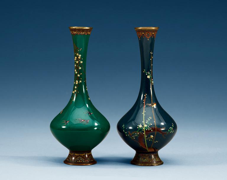 A set of two Japanese cloisonne vases, Meiji period (1867-1912).