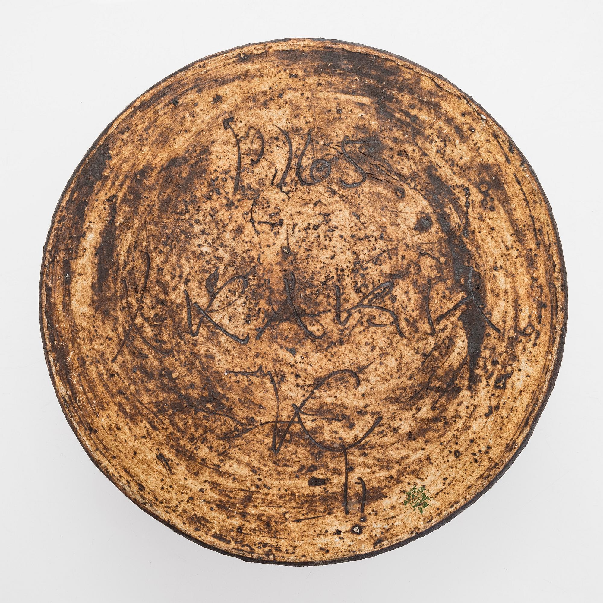 Raija Tuumi, malja, samotti, signeerattu RT ARABIA 1965.