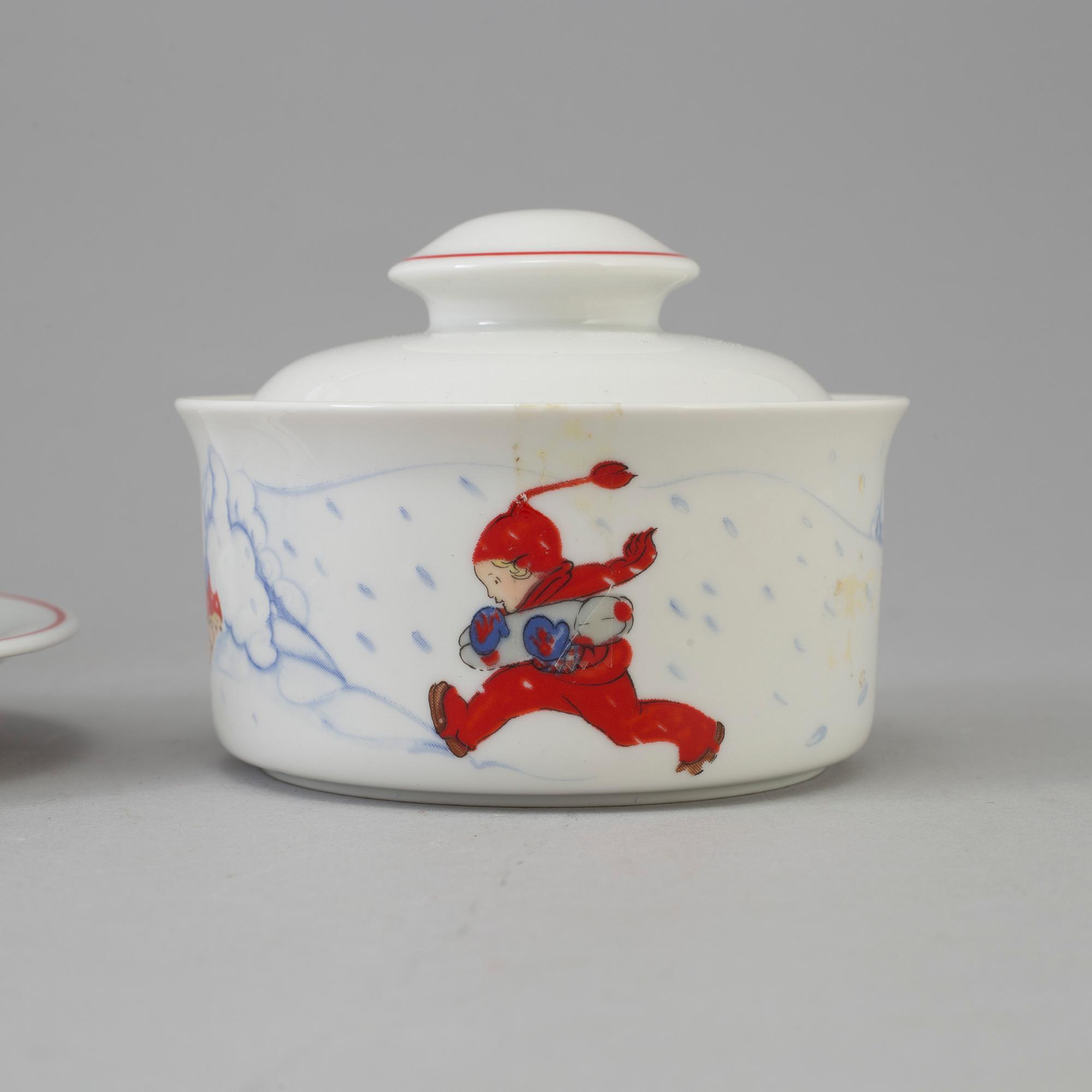 A 20th century set of 24 pices earthenware tableware, "Tomtejul", Aina Stenberg, Rörstrand.
