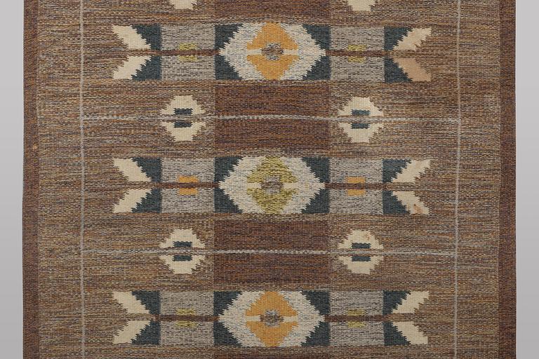 ingegerd silow, a flat weave carpet, signed IS, ca 202 x 133 cm.