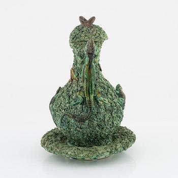 Kanna med lock och fat, M. Mafra, Caldao, Portugal, sent 1800-tal.