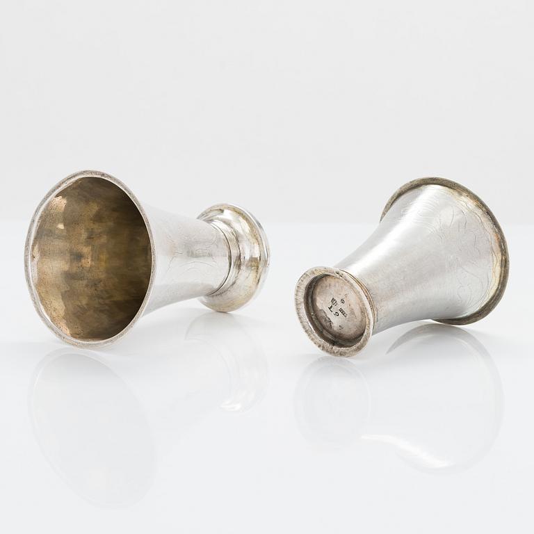 Bägare, 2 st, silver, Nils Tornberg, Linköping 1793 och LLG, Sverige, utan års- och stadsstämplar.