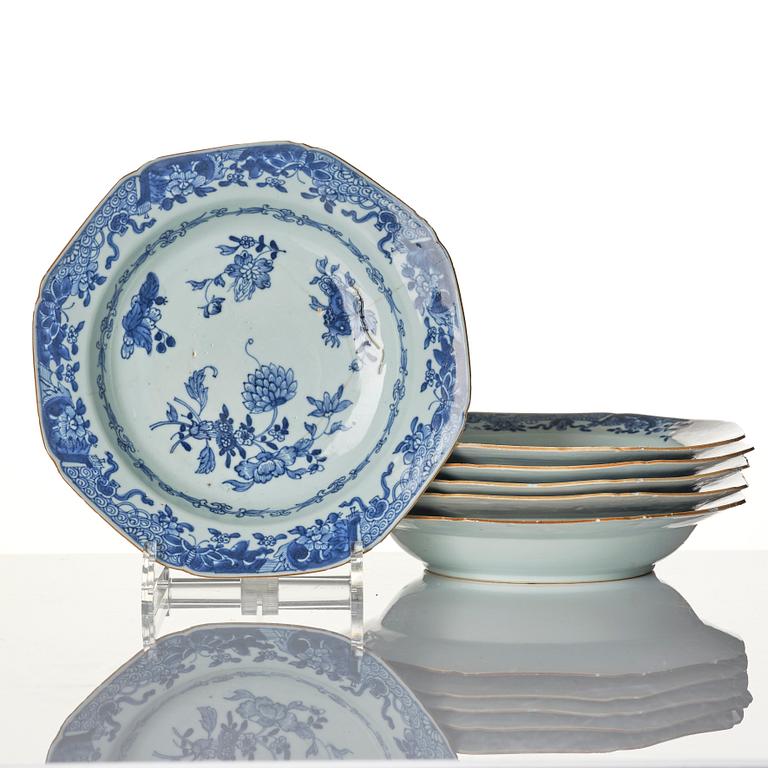 Eleven pieces of porcelain, China, Qing dynasty, Qianlong (1736-95).