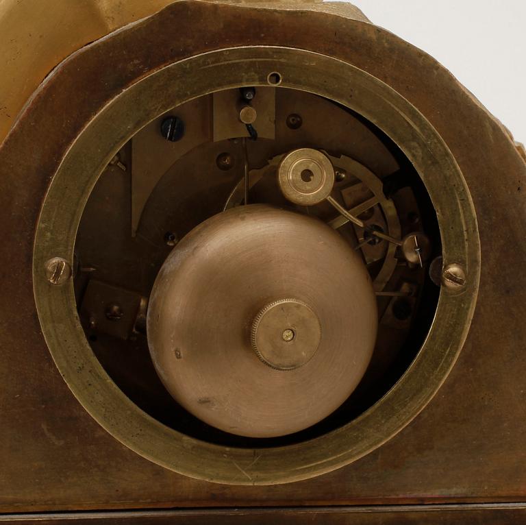 BORDSPENDYL, senempire, 1800-talets första hälft.