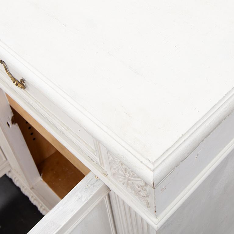 Sideboard, 1900-talets mitt.